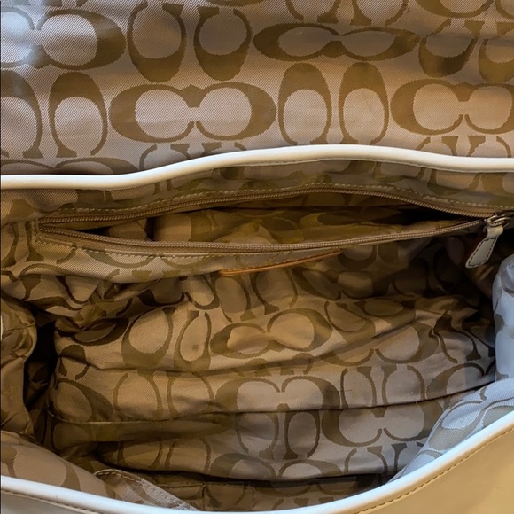 Vintage Coach Leather Handbag in cream - Picture 5 of 5
